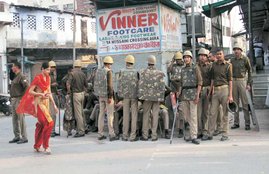 agra, VHP worker killed in agra, bajrang dal, vishva hindu parishad, VHP, arun mahaur murder, hindu, muslim, anti muslim statement, ram shankar katheria, sangh parivar warn muslims, अरुण माहौर हत्‍या, आगरा, बजरंग दल, विश्‍व हिंदू परिषद, मुस्लिम, मुसलमान विरोधी बयान, रामशंकर कथेरिया