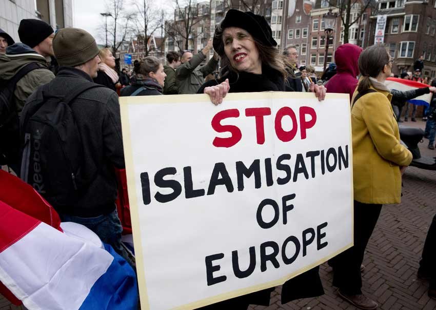 ANTI ISLAM PROTEST, ANTI ISLAM PROTEST in europe, anti immigration rally, ANTI ISLAM PROTEST photos, Patriotic Europeans Against the Islamisation of the West, PEGIDA, Prague, Amsterdam, Dresden, Calais and Canberra