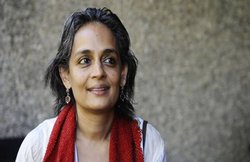 अरुंधति राय के खिलाफ सुनवाई चार हफ्ते के लिए टली