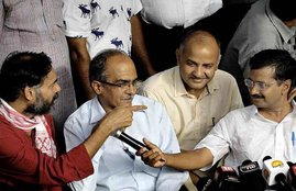 Yogendra Yadav, Prashant Bhushan, Punjab, Swaraj Abhiyan, Expelled AAP leaders, yogendra yadav news, arvind kejriwal, yogendra yadav aap, swaraj abhiyan, योगेंद्र कुमार, प्रशांत भूषण, अरविंद केजरीवाल, नई पार्टी, योगेंद्र यादव की पार्टी