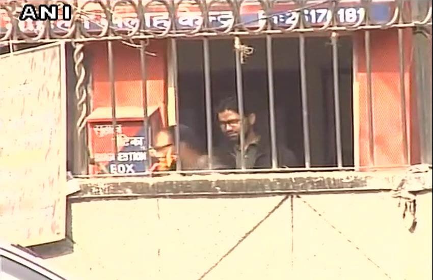 JNU sedition row, Ashutosh surrenders, security beefed up, Kanhaiya KUMAR, jawaharlal nehru university, jnu, jnu sedition, JNU row, kanhaiya kumar, JNUSU president, kanhaiya interrogation, umar khalid, anirban bhattacharya, sedition case against kanhaiya, JNU protest, JNU video, what is JNU protest about, afzal guru, anti national slogans, JNU anti national slogans