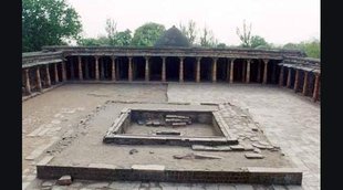 Bhojshala row, Bhojshala Kamal Maula Masjid, Bhojshala row, basant panchami, asi, Archaeological Survey of India, asi Bhojshala, Bhojshala friday prayers, bhojshala Kamal Maula mosque, mp mosque prayers, mp news, bhopal news, india news, Basant Panchami,Basant Panchami mosque prayers, Basant Panchami, धार, भोजशाला कमल मौला मस्जिद विवाद, साम्‍प्रदायिक तनाव