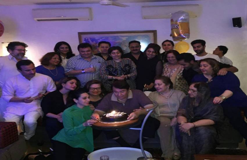 Kapoor Family celebrating Randhir Kapoor 69th birthday, karishma kapoor, kareena kapoor, rishi kapoor, nitu kapoor, Saif ali khan, babita kapoor
