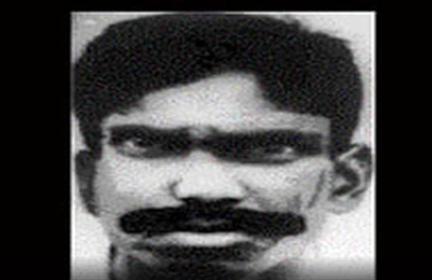 Shiv Kumar alias Dadua, Dadua, Veerappan of North, lord, Fatehpur Dadua, Samajwadi Party MLA, Veer Singh, Chitrakoot district, criminal cases, ददुआ का मंदिर, वीर सिंह, फतेहपुर मंदिर, सपा सुप्रीमो, मुलायम सिंह यादव, अखिलेश यादव, बाल कुमार