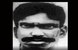 SP MLA ने मंदिर में लगाई डकैत ददुआ की प्रतिमा, प्राण प्रतिष्‍ठा के लिए मुलायम, अखिलेश को भी न्‍योता