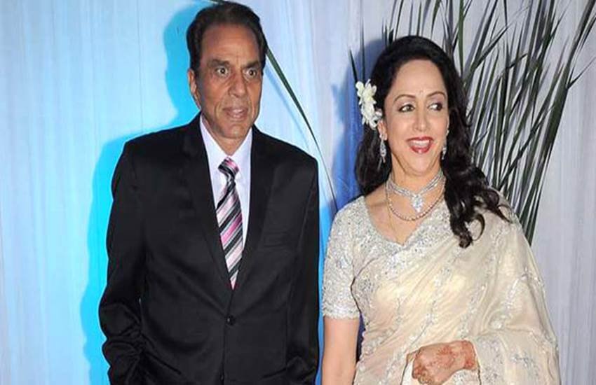 Valentine's Day, politician's love story, indian politician love story, priyanka gandhi robert vadra, mukhtar abbas naqvi wife seema, akhilesh yadav dimple yadav, digvijay singh with amrita rai, sachin pilot and sara pilot, arvind kejriwal wife sunita pics, shatrughan sinha poonam sinha, shahnawaz hussain wife renu sharma