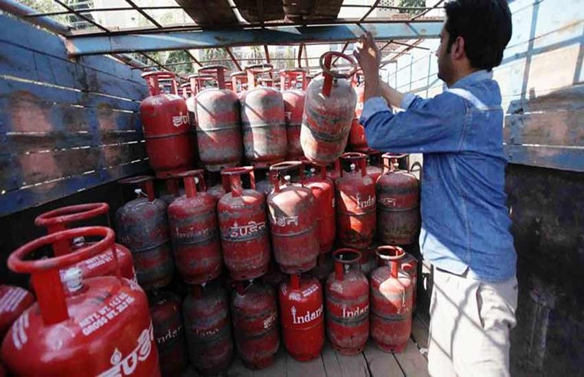 LPG, LPG subsidy, LPG subsidy cap, LPG cylinder subsidy, cooking gas, cooking gas subsidy, cooking gas subsidy cap, no subsidy to rich, no subsidy on 10 lakh income, no gas subsidy on 10 lakh income, गैस सब्सिडी, गैस सब्सिडी लिमिट, 10 लाख आय वालों को सब्सिडी नहीं, अमीरों को गैस सब्सिडी नहीं