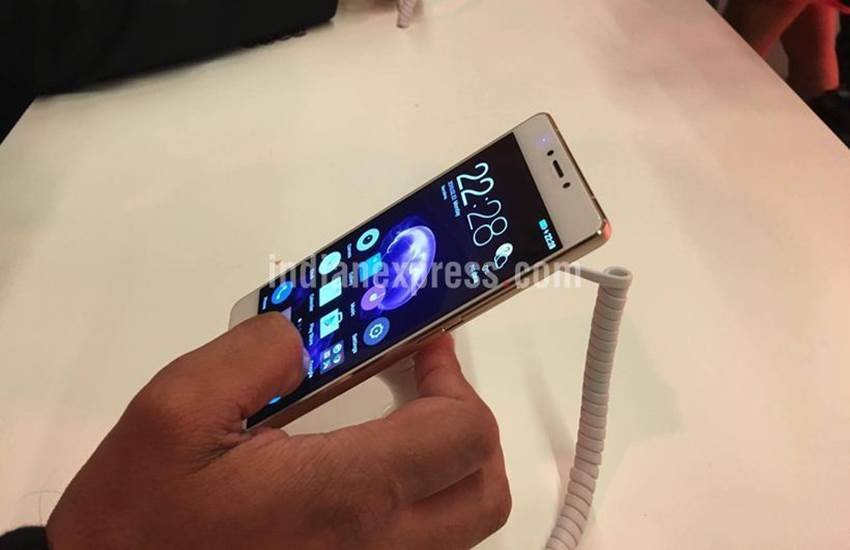 galaxy s7, galaxy s7 edge, MWC, MWC 2016, galaxy s7 specs, galaxy s7 edge specs, galaxy s7 feature, galaxy s7 edge feature, galaxy s7 specification, galaxy s7 edge specification, galaxy s7 photos, galaxy s7 edge photos, Samsung galaxy s7, Samsung galaxy s7 edge, mwc 2016 samsung, MWC 2016 phones, mwc 2016 news