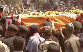 hanamanthappa, hanumanthappa, siachin survivor hanumanthappa, hanumanthappa last rites, hanumanthappa last journey, hanumanthappa cremation, Siachen martyr Hanumanthappa, हनमनथप्‍पा, हनमनथप्‍पा अंतिम संस्‍कार, हनमनथप्‍पा अंतिम विदाई