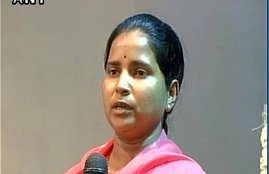 lance naik Hanamanthappa, Hanamanthappa wife, mahadevi, Hanamanthappa daughter, anti national activity, Hanamanthappa wife mahadevi, Hanamanthappa wife news, Hanamanthappa wife daughter, हनमनथप्‍पा, हनमनथप्‍पा पत्‍नी महादेवी, हनमनथप्‍पा बेटी, हनमनथप्‍पा की पत्‍नी ने कहा बेटी को फौज में भेजूंगी