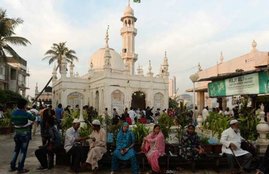 Maharashtra government, Hazi Ali, Womans, Mumbai High Court, Maharashtra govt, ban on women at Haji Ali