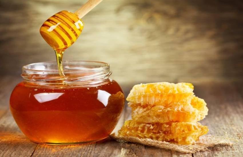 Health Tips: बॉडी के लिए लाभकारी है शहद, नष्ट कर देता हानिकारक फंगस