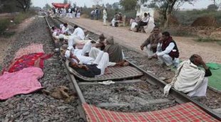 cancel train, cancel train today, cancel train list today, Today's Cancelled Trains, Cancelled Trains today, jat Quota, jat stir, jat reservation, jat stir cancel train, IRCTC, IRCTC Cancel Train, Western Railway, Jat agitation, AHMEDABAD, Mumbai, Northern Railway, Trains cancelled