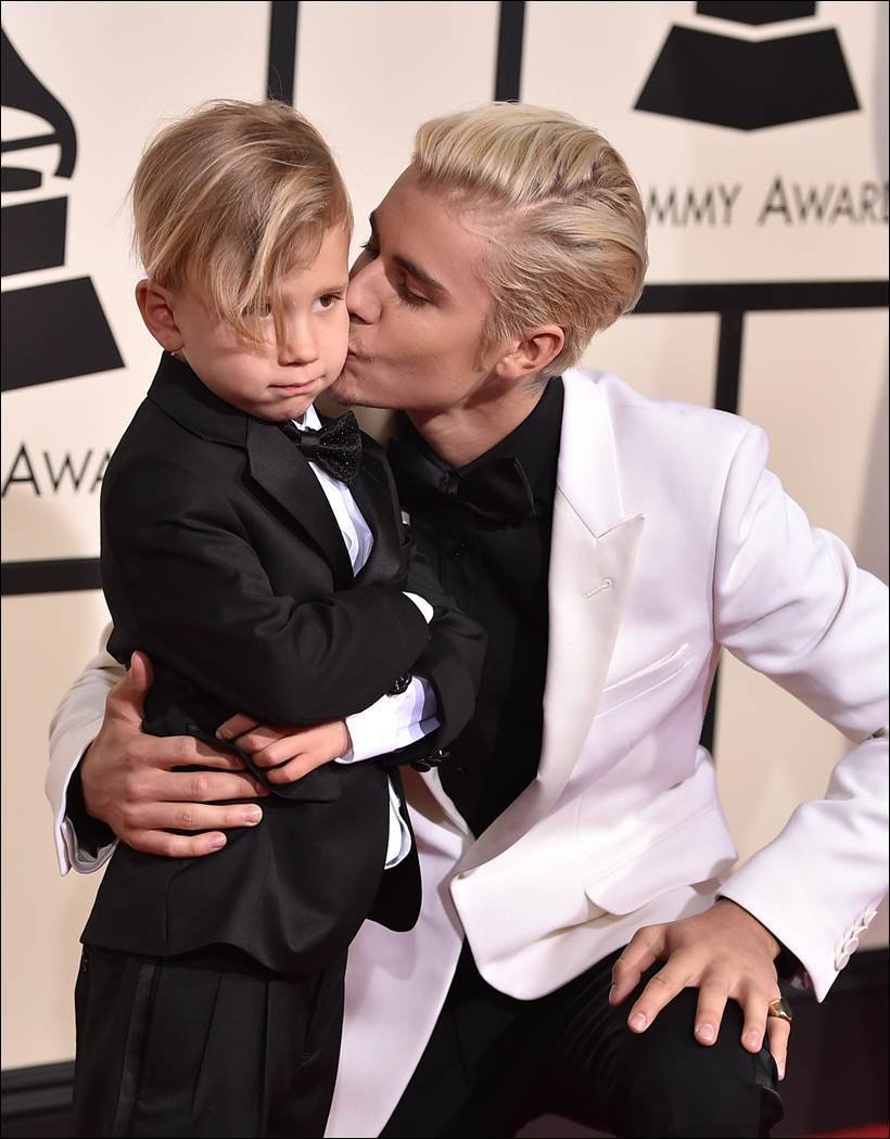 grammy awards 2016, grammy awards, grammy 2016, grammy 2016 winners, 58th grammy awards, grammy red carpet, grammy red carpet celebrities, lady gaga, taylor swift, selena gomez, justin bieber, lady gaga grammys, Ariana Grande, Tori Kelly, Ashley Monroe, Demi Lovato, Anna Kendrick, grammy winners, grammy awards celebs, grammy red carpet picture, grammy awards pics, entertainment