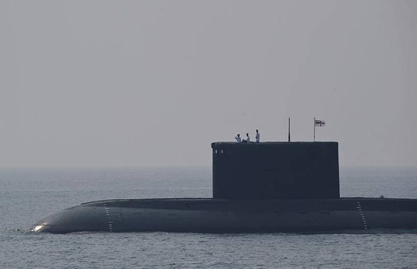 International Fleet Review, ins sumitra, navy, airforce,primeminister narendra modi, defence, president pranav mukherjee, इंटरनेशनल फ्लीट रिव्यू, आइएनएस सुमित्रा, नेवी, एयर फोर्स, प्रधानमंत्री मोदी, राष्ट्रपति प्रणव मुखर्जी
