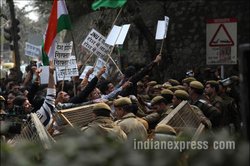 JNU विवाद: पुलिस कमिश्‍नर बोले- कन्‍हैया कुमार के खिलाफ है सबूत, पर लश्‍कर का हाथ होने के संकेत नहीं