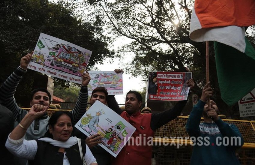 JNU ROW LIVE UPDATES IN HINDI, JNU NEWS LATEST DEVELOPMENT: ‪‪Syed Ali Shah Geelani‬, ‪Afzal Guru‬, ‪New Delhi‬, ‪University of Delhi‬‬, ‪‪Afzal Guru‬, ‪Jawaharlal Nehru University, Delhi‬, ‪Rashtriya Swayamsevak Sangh‬‬, BS BASSI