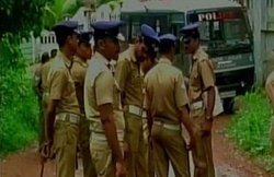 केरल: भाजपा दफ्तर पर बम फेंका, एक दिन पहले हुई थी RSS कार्यकर्ता की हत्‍या, माकपा पर है आरोप