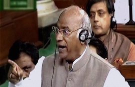 mallikarjun kharge, narendra modi, budget session, modi rss, budget session news, modi kharge rss, india latest news, lok sabha, मल्लिकार्जुन खड़गे, पीएम नरेंद्र मोदी, लोकसभा, संसद, आरएसएस, मोदी आरएसएस