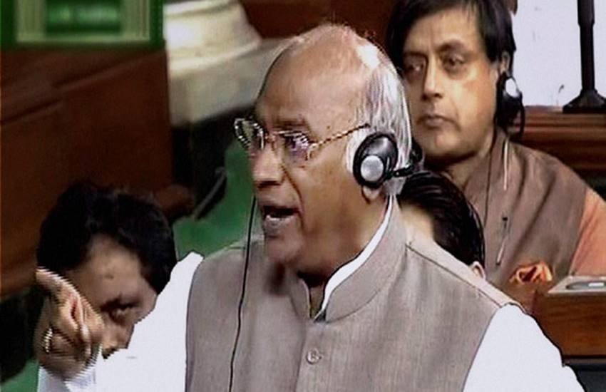 mallikarjun kharge, narendra modi, budget session, modi rss, budget session news, modi kharge rss, india latest news, lok sabha, मल्लिकार्जुन खड़गे, पीएम नरेंद्र मोदी, लोकसभा, संसद, आरएसएस, मोदी आरएसएस
