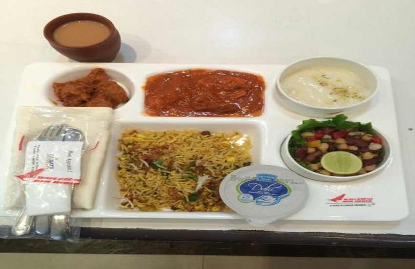thali, kulhad, kulhad tea in plane, kulhad tea air india, air india thali, thali in air india, order to chef, premium class, कुल्‍हड़ चाय, थाली, फ्लाइट में कुल्‍हड़ चाय, फ्लाइट में थाली, लंच-डिनर थाली