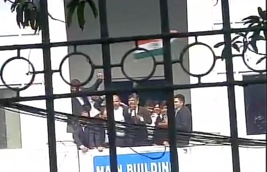kanhaiya kumar, JNU, JNUSU President, Afzal Guru‬, ‪Jawaharlal Nehru University, ‪Jawaharlal Nehru University, anti nationals, shatrughan sinha, anti indian slogans, journalist attacked, patiala house court hearing, delhi police raid, JNU students union, BS BASSI, delhi police, जेएनयू विवाद, बीएस बस्‍सी, जेएनयू कैंपस, देशद्रोह, दिल्‍ली पुलिस, अफजल गुरु, दिल्‍ली पुलिस छापा, सुप्रीम कोर्ट, पटियाला हाउस कोर्ट सुनवाई