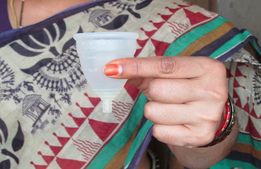 sanitary napkin, sanitary pads, sanitary napkin safety, sanitary napkin danger, sanitary napkins, sanitary napkins in india, sanitary pads, india sanitary napkins, sanitary napkin, whisper sanitary napkins, sanitary pad, always sanitary napkins, best sanitary napkins, menstruation, sanitary napkin threat, sanitary napkin hygiene, sanitary pads safety, dioxin in sanitary pads, सैनेटरी नैपकिन, सैनेटरी पैड, पीरियड्स, सैनेटरी नैपकिन नुकसान, सैनेटरी नैपकिन खतरा, सैनेटरी नैपकिन बीमारियां