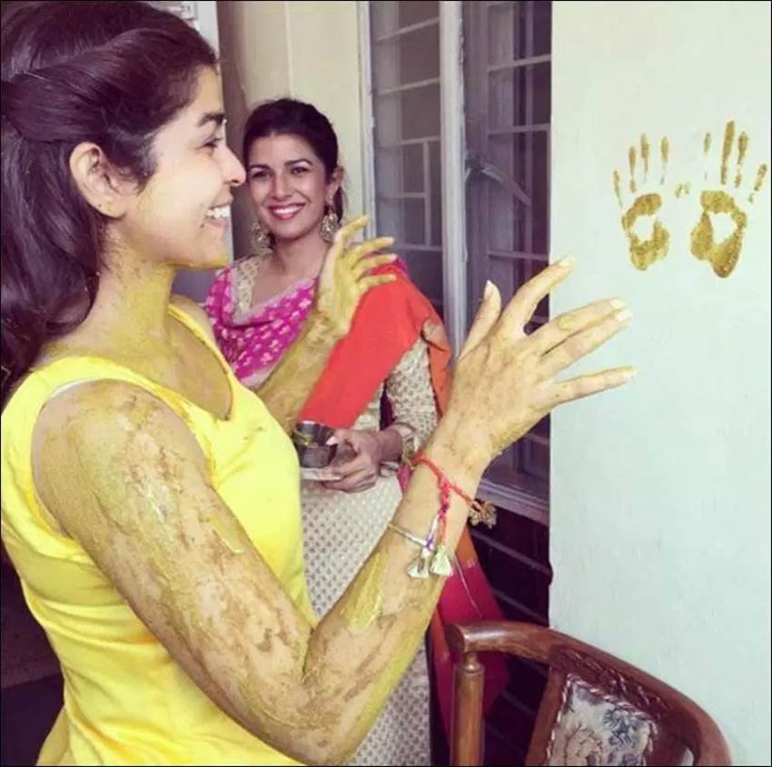 nimrat kaur, nimrat kaur sister, nimrat kaur pics, nimrat kaur wedding pics, nimrat kaur photos, nimrat kaur sister, nimrat kaur sister pics, nimrat kaur sister wedding, nimrat kaur photos wedding, nimrat kaur in green, airlift, nimrat kaur airlift, entertainment, rubina singh soha, nimrat rubina, निमृत कौर, निमृत कौर बहन की शादी, निमृत कौर बहन रुबिना, रुबिना सिंह सोहा