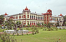 100 साल का हुआ ‘U’ आकार वाला पटना हाईकोर्ट, जानें क्या इस इमारत की खासियत?