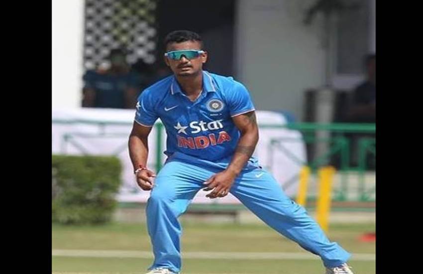 pawan negi, IPL Auction 2016, costliest IPL player, Rs 8.5 crore, World Twenty20 squad, pawan negi family, pawan negi sister, pawan negi facts, Suprise Pawan Negi, पवन नेगी, पवन नेगी बहन, आईपीएल, सबसे मंहगे खिलाड़ी, आईपीएल नीलामी