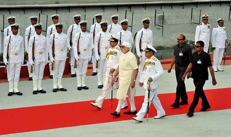 International Fleet Review, ins sumitra, navy, airforce,primeminister narendra modi, defence, president pranav mukherjee, इंटरनेशनल फ्लीट रिव्यू, आइएनएस सुमित्रा, नेवी, एयर फोर्स, प्रधानमंत्री मोदी, राष्ट्रपति प्रणव मुखर्जी