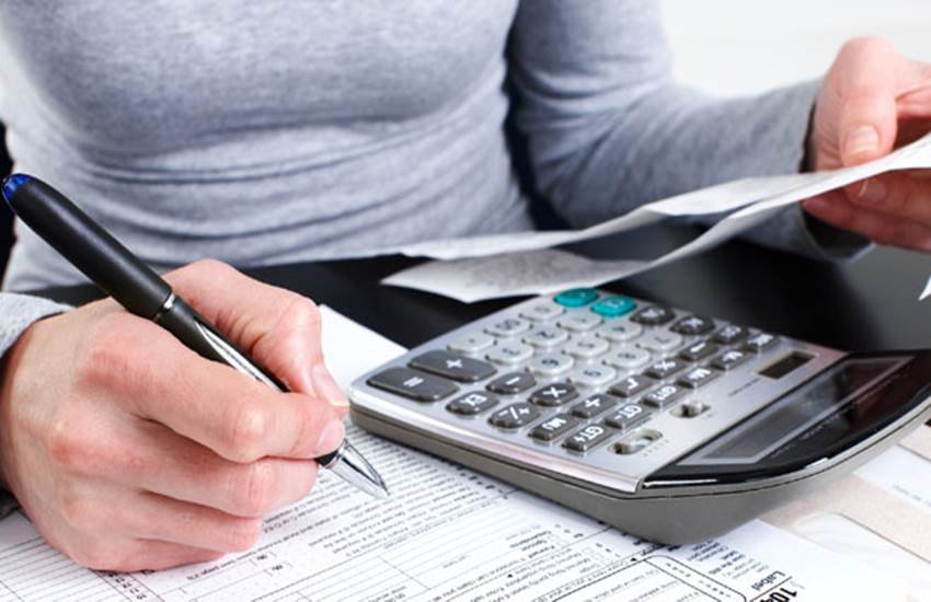 tax-saving options,PPF,pension plans,insurance policies,ELSS funds, life insurance, unit linked insurance plan, tax saving fixed deposit, national saving certificates, national pension schemes, tax saving on home loan, tax saving schemes, how to save tax, income tax, टैक्‍स बचाने के तरीके, टैक्‍स कैसे बचाएं, इनकम टैक्‍स सेविंग, सेव टैक्‍स, पीपीएफ, इंश्‍योरेंस पॉलिसी, नेशनल पेंशन प्‍लान, होम लोन टैक्‍स