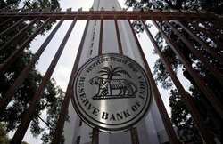 इन चार कंपनियों में पैसा जमा न कराएं, रिजर्व बैंक ने रद्द किया लाइसेंस