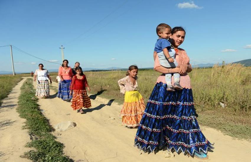 roma community, article on roma community, jansatta opinion, jansatta opinion on roma community