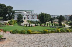 11 साल की बेटी से प्‍यार करने वाले 7वीं के छात्र की जान लेने के आराेप में महिला टीचर गिरफ्तार