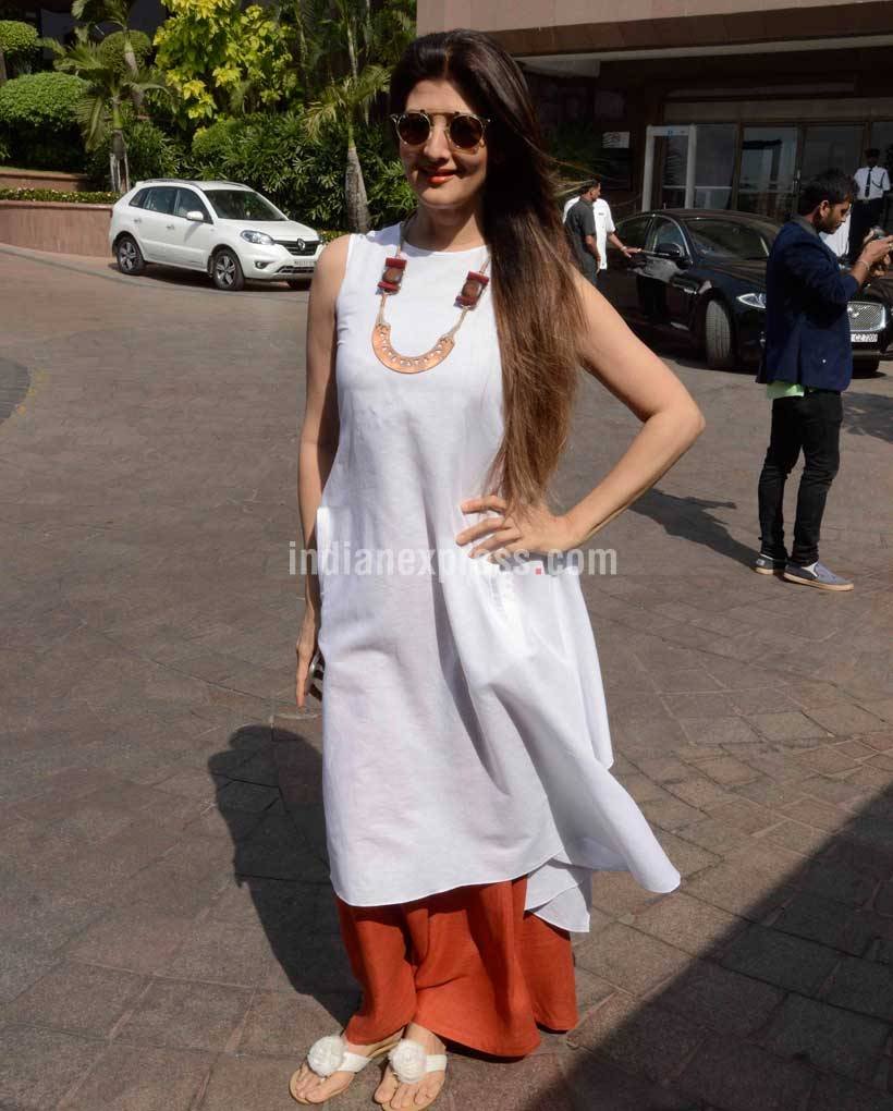 B-Town celebrates, baby shower of Salman Khan sisterm, arpita sharma khan baby shower function,SALMAN KHAN SISTER ARPITA, Salman Khan kisses ex-girlfriend Sangeeta Bijlani, Salman Khan, Anushka Sharma, Sangeeta Bijlani