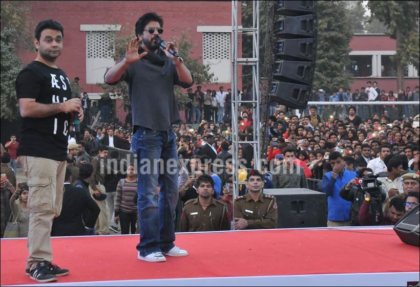 shahrukh khan, hansraj college, shahrukh khan in hansraj college, SRK in Hansraj College, SRK Visit Hansraj College, Shahrukh in Delhi, SRK in Delhi, SRK Graduation Degree, Shahrukh Graduation Degree, Shahrukh Khan News, Shahrukh Khan Latest news
