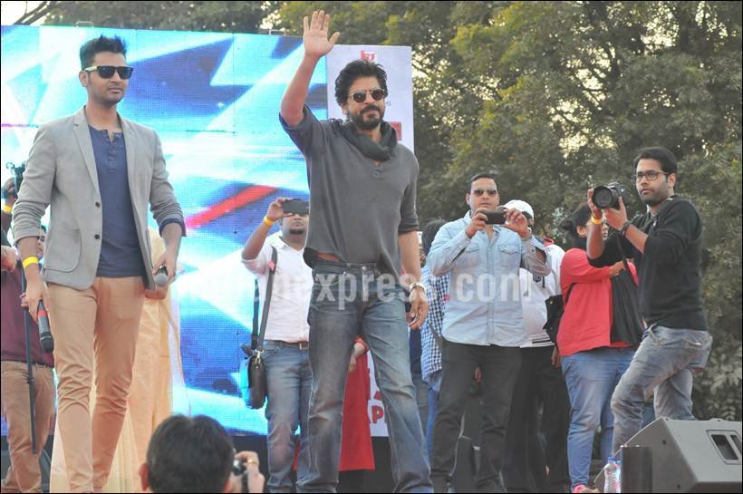 shahrukh khan, hansraj college, shahrukh khan in hansraj college, SRK in Hansraj College, SRK Visit Hansraj College, Shahrukh in Delhi, SRK in Delhi, SRK Graduation Degree, Shahrukh Graduation Degree, Shahrukh Khan News, Shahrukh Khan Latest news