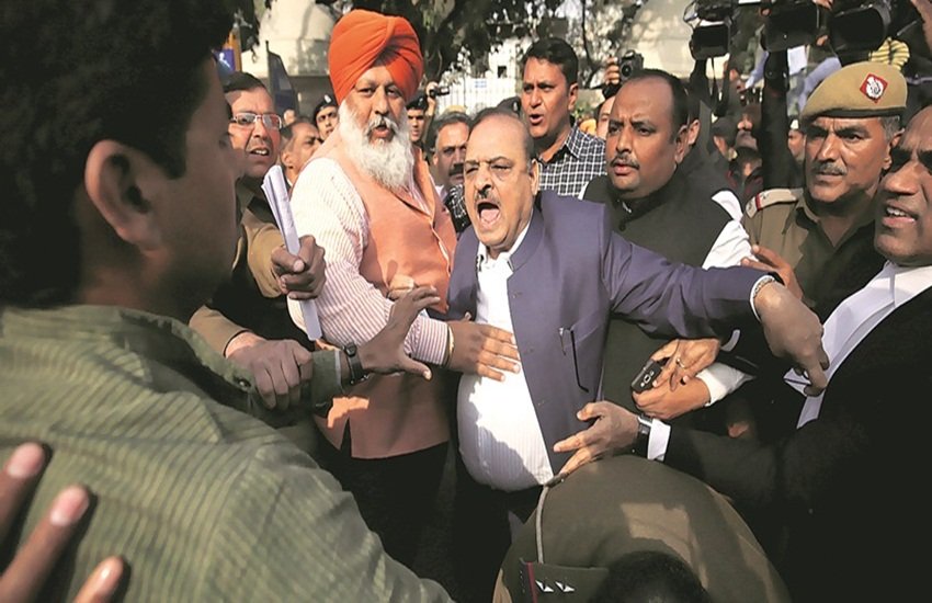 JNU ROW LIVE UPDATES IN HINDI, JNU NEWS LATEST DEVELOPMENT: ‪‪Syed Ali Shah Geelani‬, ‪Afzal Guru‬, ‪New Delhi‬, ‪University of Delhi‬‬, ‪‪Afzal Guru‬, ‪Jawaharlal Nehru University, Delhi‬, ‪Rashtriya Swayamsevak Sangh‬‬, BS BASSI