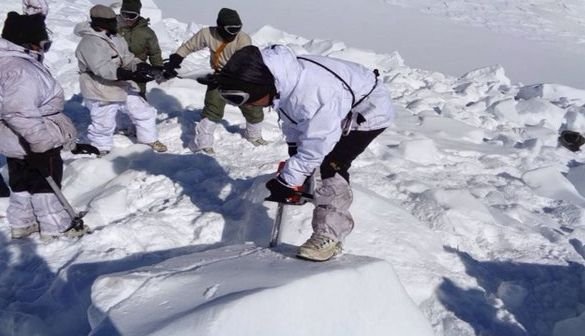 Siachen Miracle Rescue, #SiachenMiracle, siachen glacier, N. Y. Hanumanthappa, siachen, avalanche, Lance Naik Hanamanthappa, avalanche survivor, Siachen latest news, Hanumanthappa, Siachen survivor, soldier found alive, Siachen Miracle Rescue facts, हनमनथप्‍पा, सियाचिन ग्‍लेशियर, सियाचिन, Siachen Miracle Rescue facts