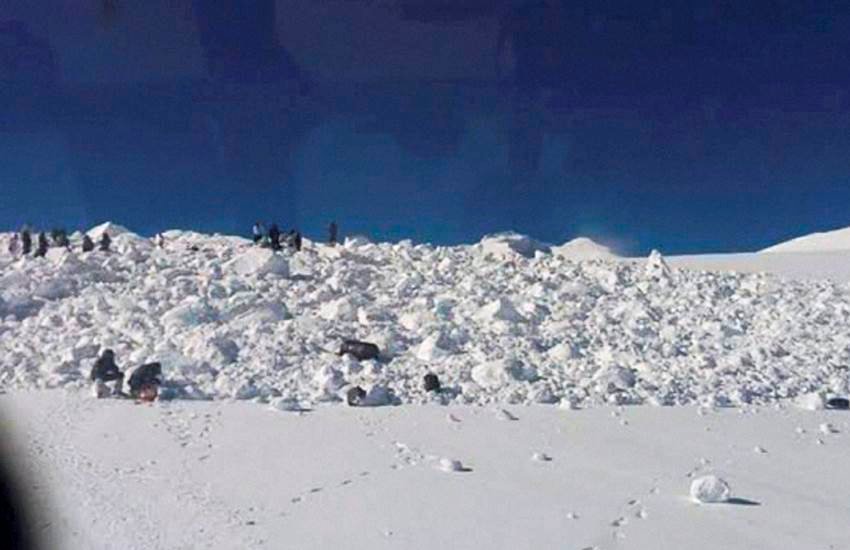 Siachen Miracle Rescue, #SiachenMiracle, siachen glacier, N. Y. Hanumanthappa, siachen, avalanche, Lance Naik Hanamanthappa, avalanche survivor, Siachen latest news, Hanumanthappa, Siachen survivor, soldier found alive, Siachen Miracle Rescue facts, हनमनथप्‍पा, सियाचिन ग्‍लेशियर, सियाचिन, Siachen Miracle Rescue facts