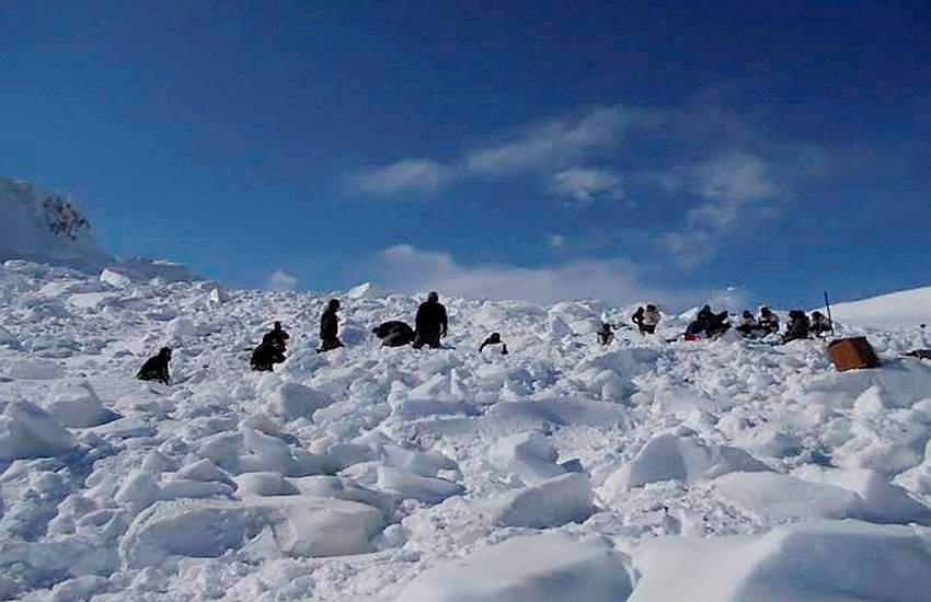 Siachen Miracle Rescue, #SiachenMiracle, siachen glacier, N. Y. Hanumanthappa, siachen, avalanche, Lance Naik Hanamanthappa, avalanche survivor, Siachen latest news, Hanumanthappa, Siachen survivor, soldier found alive, Siachen Miracle Rescue facts, हनमनथप्‍पा, सियाचिन ग्‍लेशियर, सियाचिन, Siachen Miracle Rescue facts