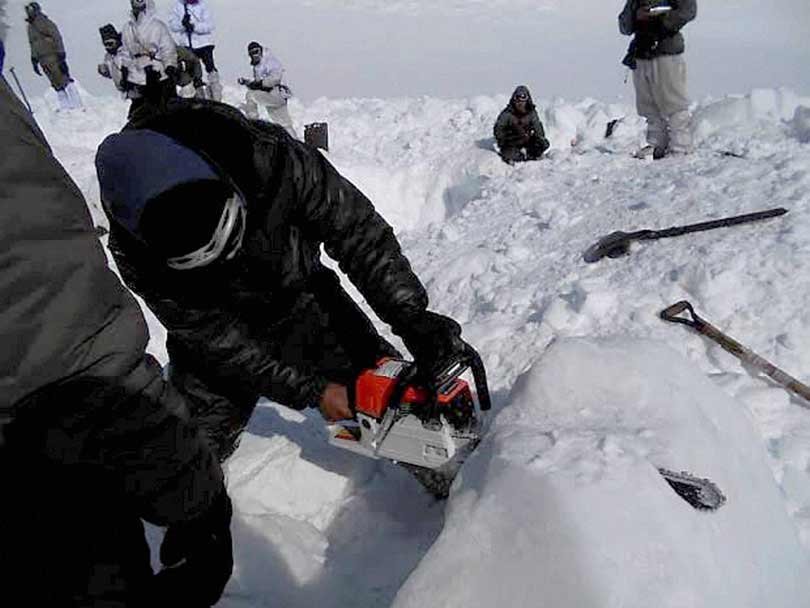 #SiachenMiracle, Hanaman Thappa Koppad, Siachen avalanche, Siachen miracle, हनामन थापा, सियाचिन, Hanaman Thappa Siachen, Siachen Glacier, Hanaman Thappa found alive