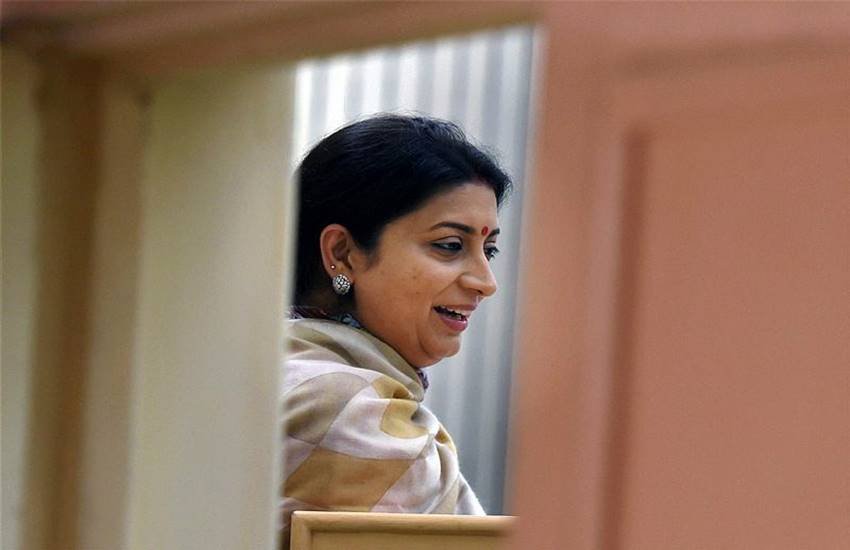 Smriti Irani, Vice Chancellor, HRD Ministry, smriti irani raps VCs, Jadavpur, JNU, National Flag, HCU, HRD minister vice chancellor meeting, स्‍मृति ईरानी, मानव संसाधन मंत्रालय, वाइस चांसलर, स्‍मृति ईरानी ने वाइस चांसलर्स को फटकारा