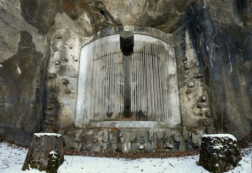 Switzerland, Swiss army bunkers, commercialisation, La Claustra, Deltalis Data Centre, Swiss flag, hotels, cheese, World War II, Axis powers, Alps, National Redoubt, Notloesung, mountains, Gotthard mountain range, Germany