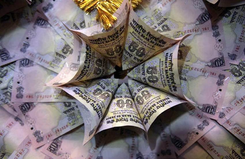 tax-saving options,PPF,pension plans,insurance policies,ELSS funds, life insurance, unit linked insurance plan, tax saving fixed deposit, national saving certificates, national pension schemes, tax saving on home loan, tax saving schemes, how to save tax, income tax, टैक्‍स बचाने के तरीके, टैक्‍स कैसे बचाएं, इनकम टैक्‍स सेविंग, सेव टैक्‍स, पीपीएफ, इंश्‍योरेंस पॉलिसी, नेशनल पेंशन प्‍लान, होम लोन टैक्‍स