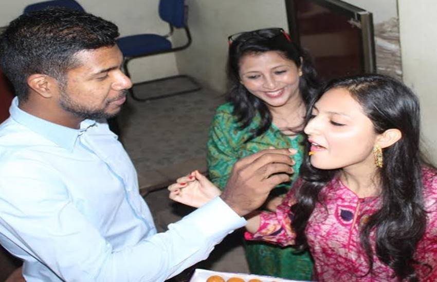 Varun Aaron, Varun Aaron Marries, Cricketer marriage, Ragini, Varun-argini marriage photo