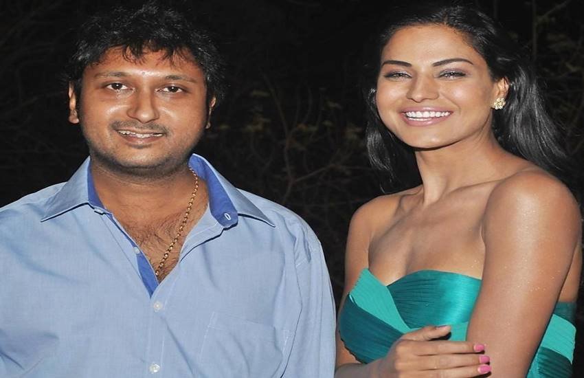 Veena Malik, veena malik blasphemy, veena malik controversies, veena malik affairs, veena malik ashmit patel, veena malik nude photoshoot, veena malik anti india tweet, वीणा मलिक, वीणा मलिक विवाद, वीणा मलिक अफेयर, वीणा न्‍यूड फोटोशूट
