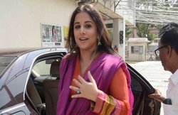 विद्या बालन बनीं समाजवादी पेंशन योजना की ब्रांड एंबेसडर