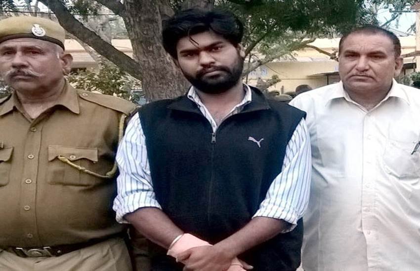 actress, director, assault, news in hindi, jaipur, rajasthan, udaipur, ajmer, rape, jaipur rape